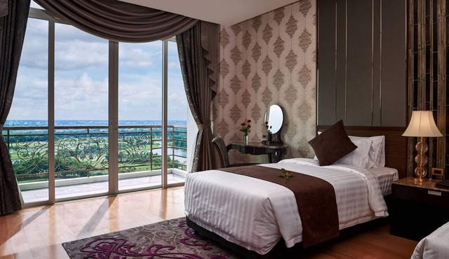 Garden City Hotel