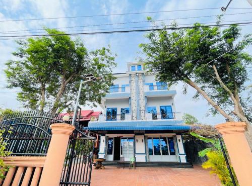 Golden Lady Hostel