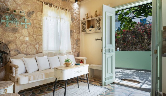 Grape Vine Apartment with Balcony, Wi-Fi and Air Conditioning in Arkasa
