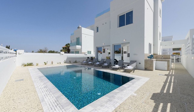 Green Bay Villa #13 - Charming Green Bay Getaway in Protaras