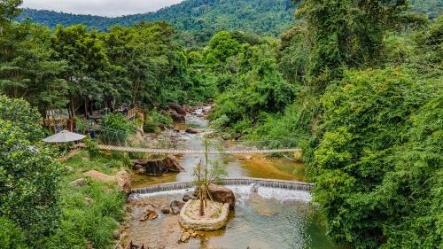 Green Valley Veal Pouch in Kampot