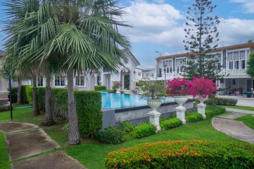 H3 Villa for 14 with Pool Gym and Loft Bed near Safari World