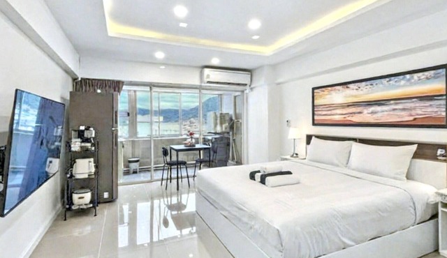 Heritage - Modern Studio shared Pool, City Centre