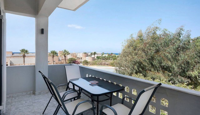 Holiday Home 'La Casa Di Leone Casa Sorella' with Sea View, Wi-Fi and Air Conditioning