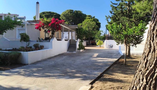 Holiday Home 'Nicks House By Zarkco' with Private Terrace, Wi-Fi and Air Conditioning in Artemida