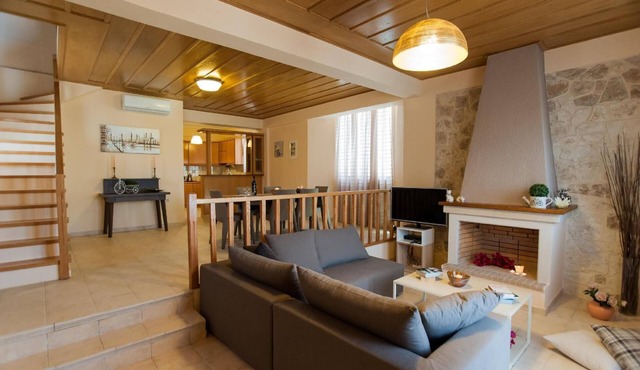Holiday House in Panormos with Little Garden,Pool