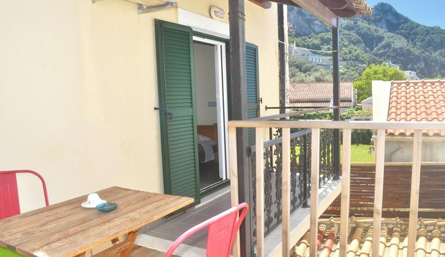 Holiday Studio Apartments Yannis on Agios Gordios Beach in Corfu in Corfu