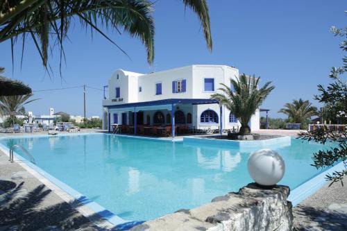 Hotel Perissa in Santorini