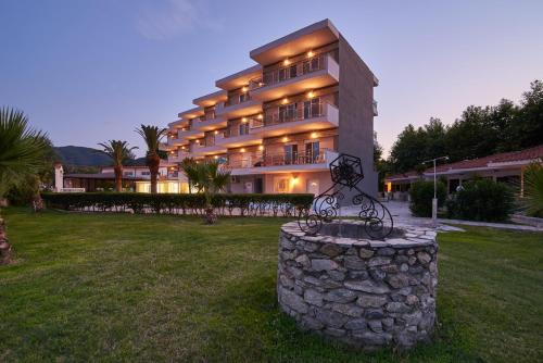 Hotel Sarti Beach in Sithonia