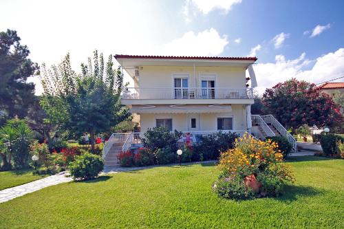 House Maria Manolaki, 1st Floor Studios in Vourvourou