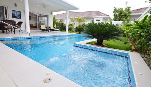 Hua Hin luxury Pool Villa Cattleya
