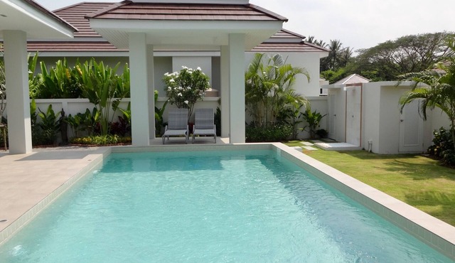 Hua Hin New, modern and luxurious villa