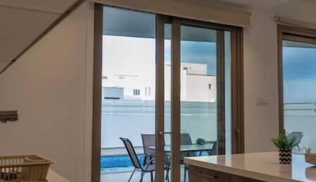 Hubstay - Seaview Villa Oriana in Larnaca
