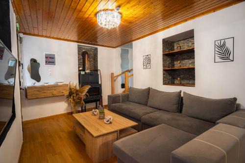Joanna's House in Koumaradaíoi
