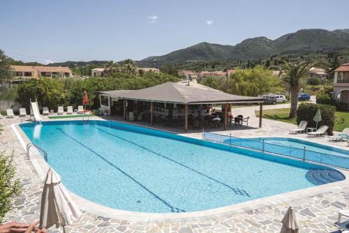 Kamari Apartments in Litherés