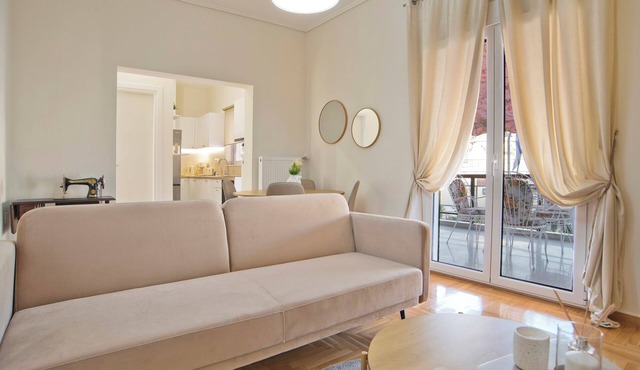 Kary's Acropolis View Luxury 2BR, 2 BA, Jacuzzi