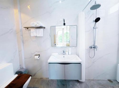 Kharin Guest House