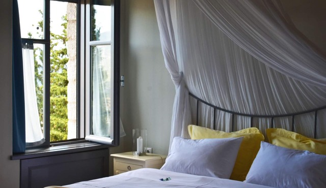 KIRIAKI GUESTHOUSE & SUITES in Amfikleia-Elateia