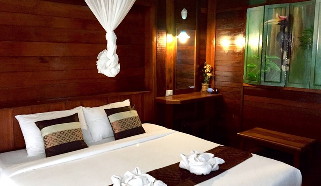 Koh Ngai Thanya Beach Resort in Ko Lanta