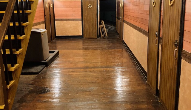 Koomdech Hotel Wooden Room in Classic Style