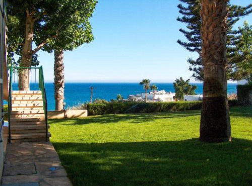 Kotzias Beach Apartments in Pissouri