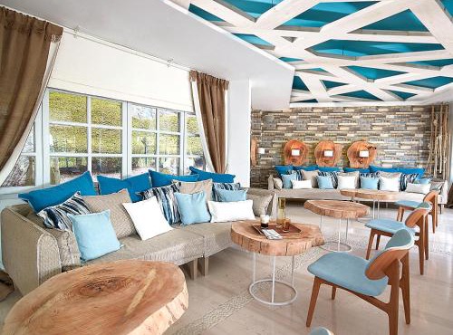 Kythnos Bay Hotel in Loutra