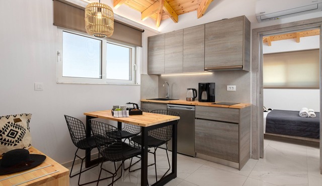 L&C Apartments in Rhodes