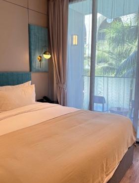 La Green Hotel and Residence