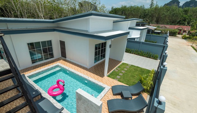 Lark Pool Villa Krabi (3 BDR) - 5 min from the beach.