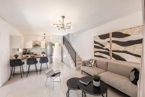 Larnaca Seaside Villa Marina 44 in Perivolia