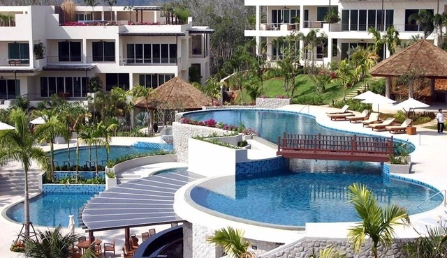 Layan Beach Stunning Penthouse Apartment