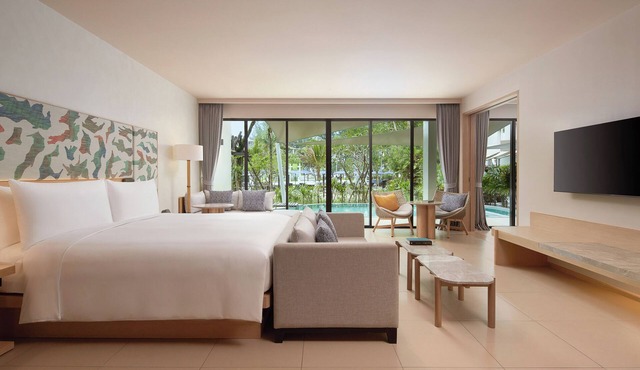 Le Méridien Phuket Mai Khao Beach Resort
