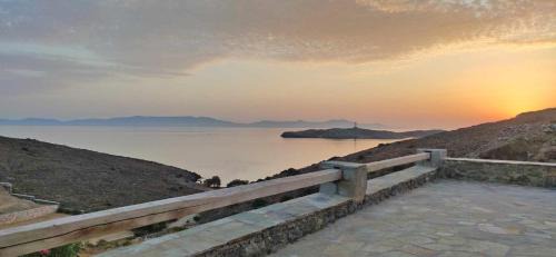 Lighthouse View Maisonette in Azolimnos Syros