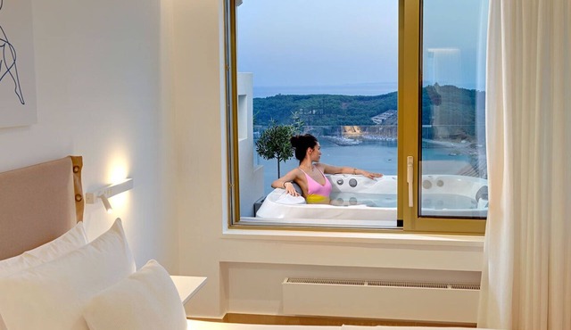 LIVINGHOME SUITES in Parga