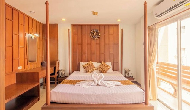 Lotus Hotel Patong