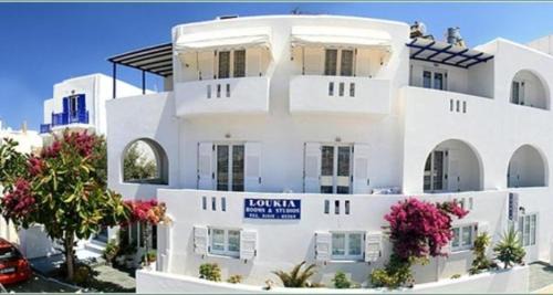 Loukia Apartments & Studios in Naousa