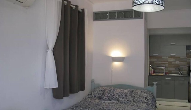 Lovely apartment with balcony in Saronida in Saronida