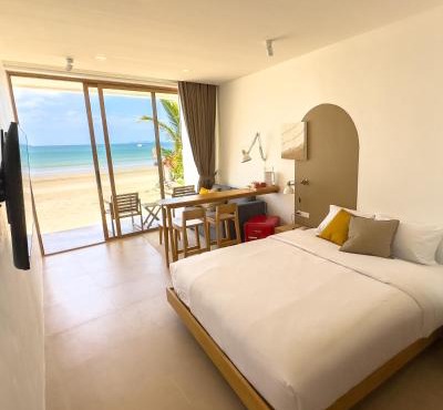 lovelytheroom