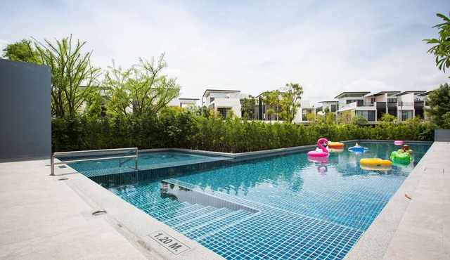 Luxury 4 Bedroom Villa in Laguna Park