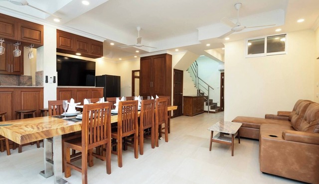 Luxury 4BR Resort Pool Villa in Pratamnak Residence