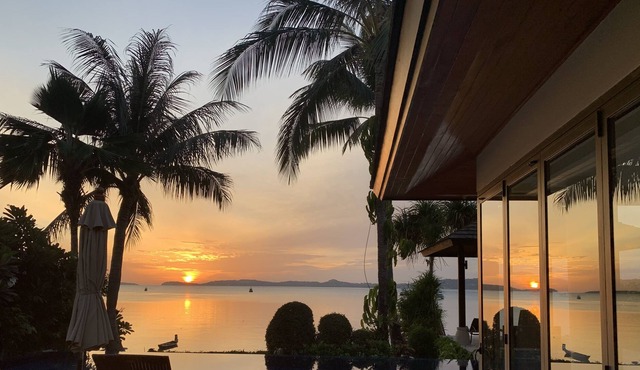 Luxury BeachFront with 4 full time staff and Chef
