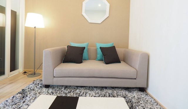 Luxury One Bedroom with Pool View near Shopping Center in Phuket Town