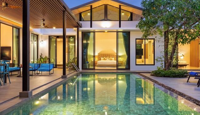Luxury Pool Villa 6.5 bedrooms-Emilys Pearl/Nai Harn Baan Bua/Nai Harn Beach