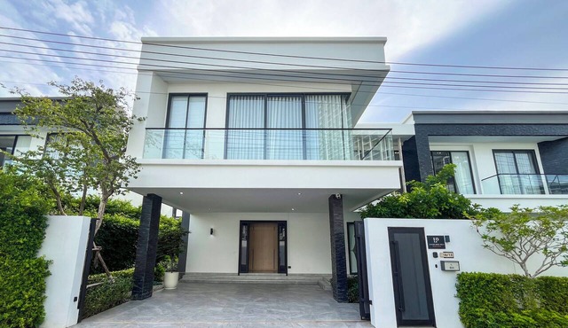 Luxury Pool Villa near Pattaya Walking Street in Nong Lamung