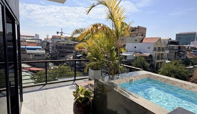 Luxury Riverside Duplex with Private Pool
