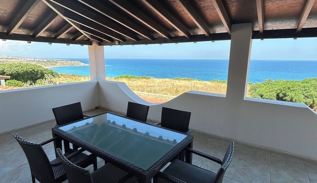 Luxury Sea-View Villa w/Private Pool & Stunning Sunsets in Essentepe