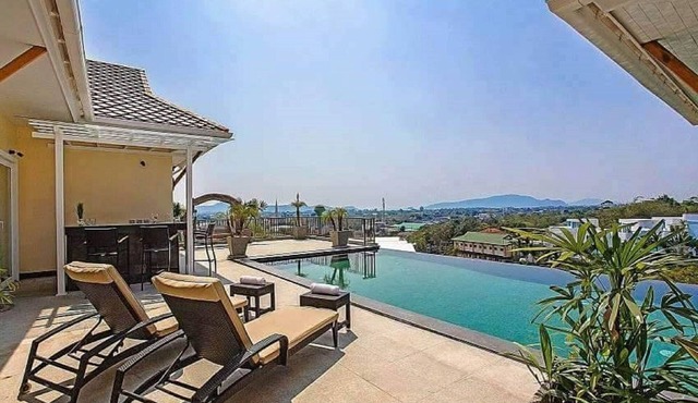 Luxury villa with pool