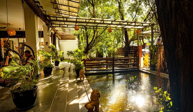 Mad Monkey Phnom Penh - Hostel