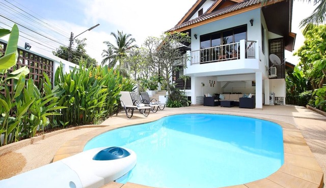Maenam Villa, Private pool and garden, 400 m to beach, Free airport pickup