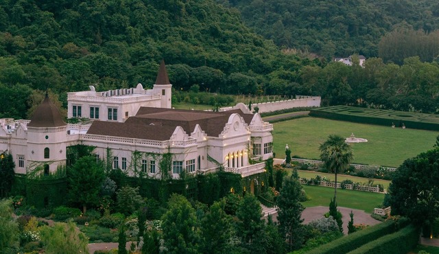 Maison Mystique